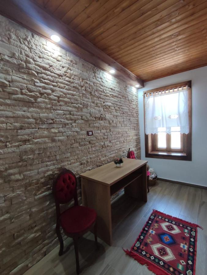 Eni entire guesthouse Berat Extérieur photo