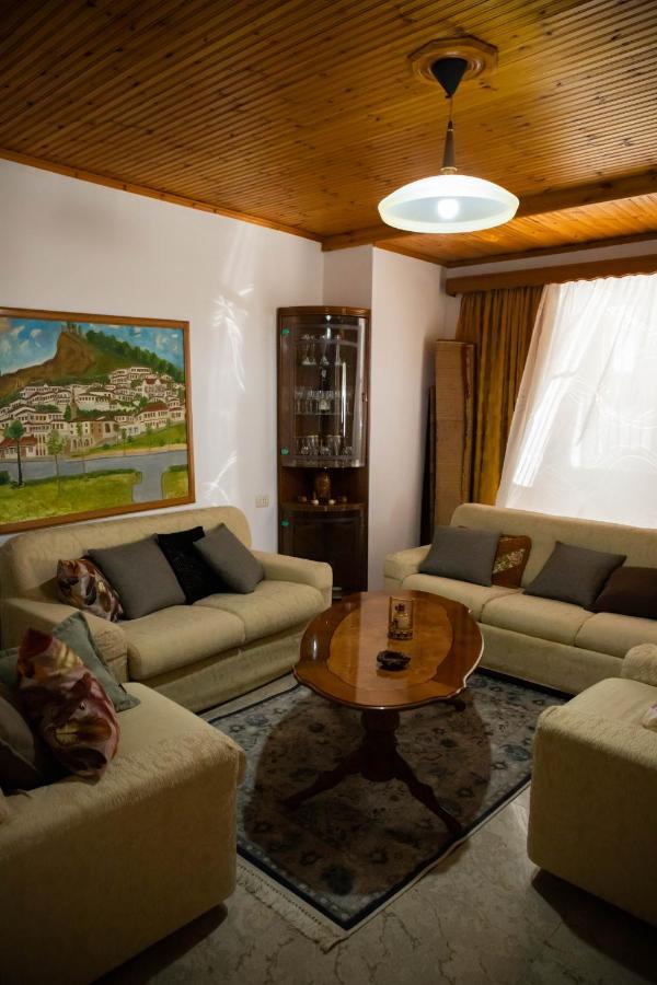 Eni entire guesthouse Berat Extérieur photo