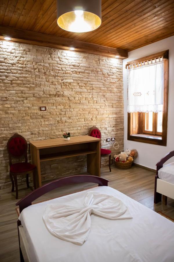 Eni entire guesthouse Berat Extérieur photo