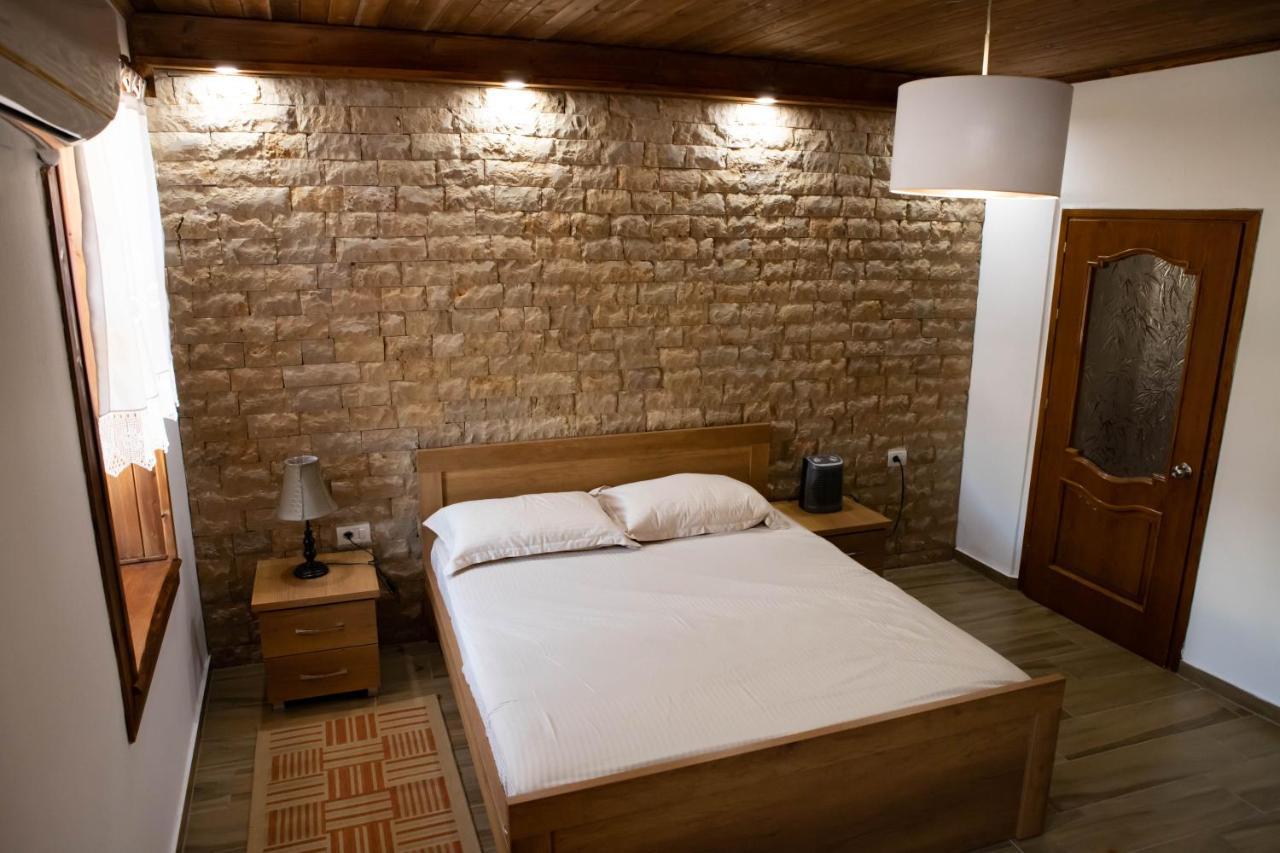 Eni entire guesthouse Berat Extérieur photo