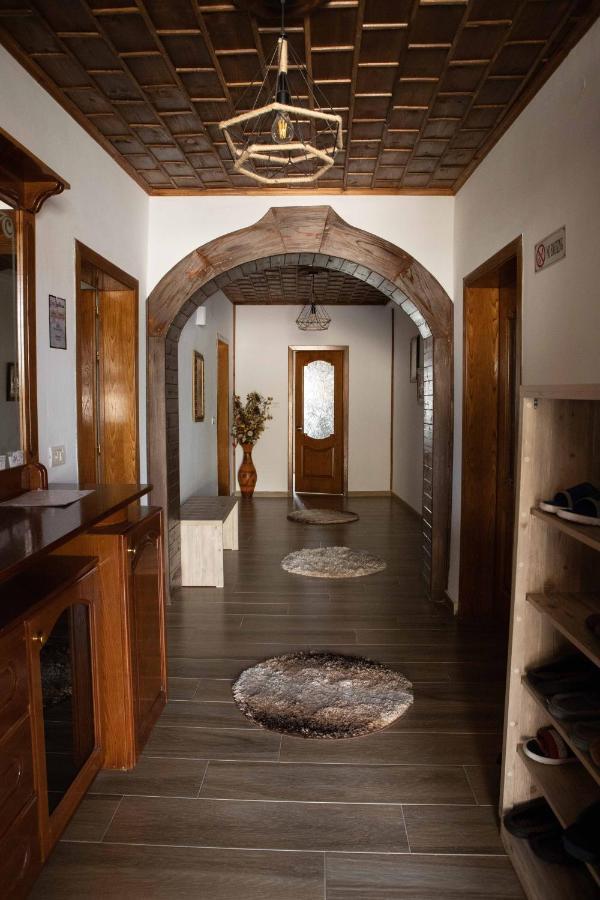 Eni entire guesthouse Berat Extérieur photo